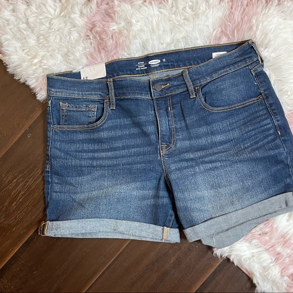 NWT Old Navy Fitted Cuffed Denim Shorts Women's Size 12
